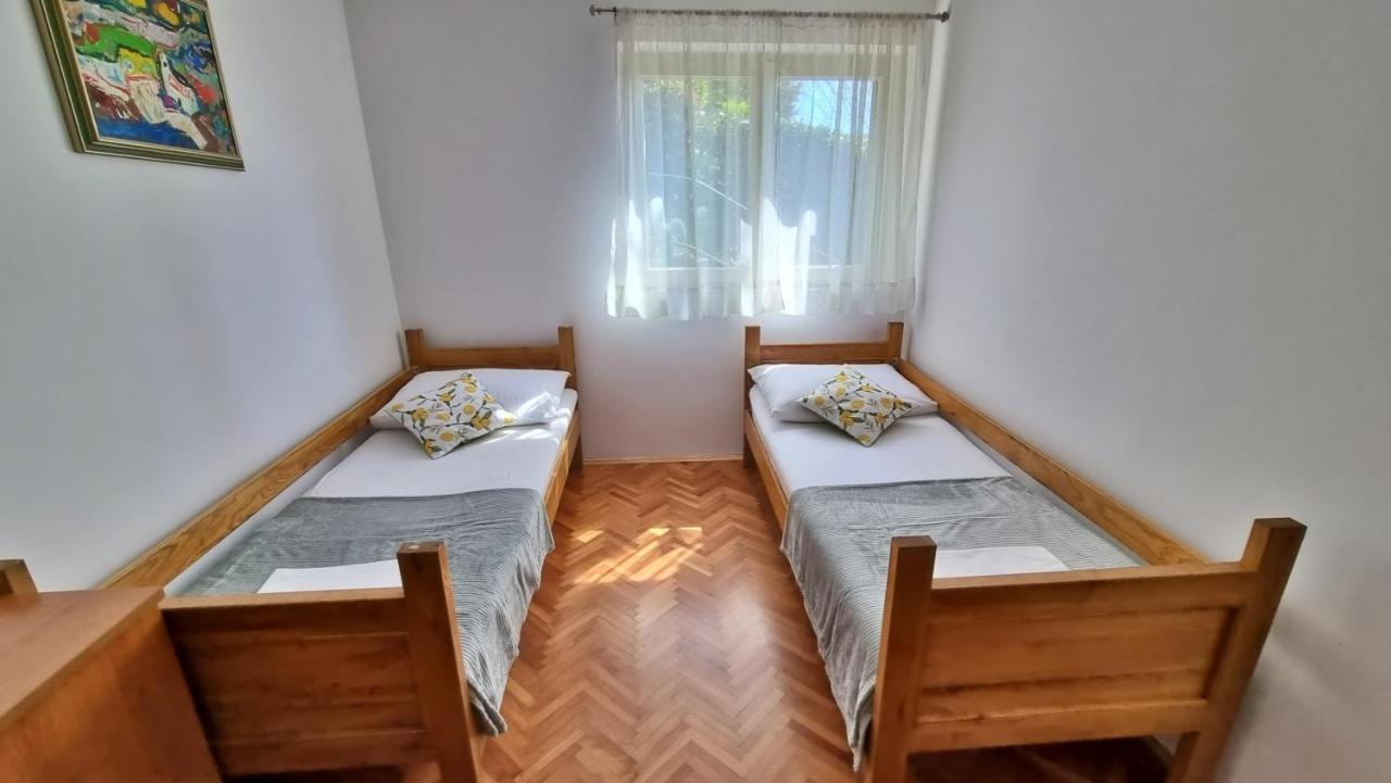 Apartment Tica Omis Exterior photo