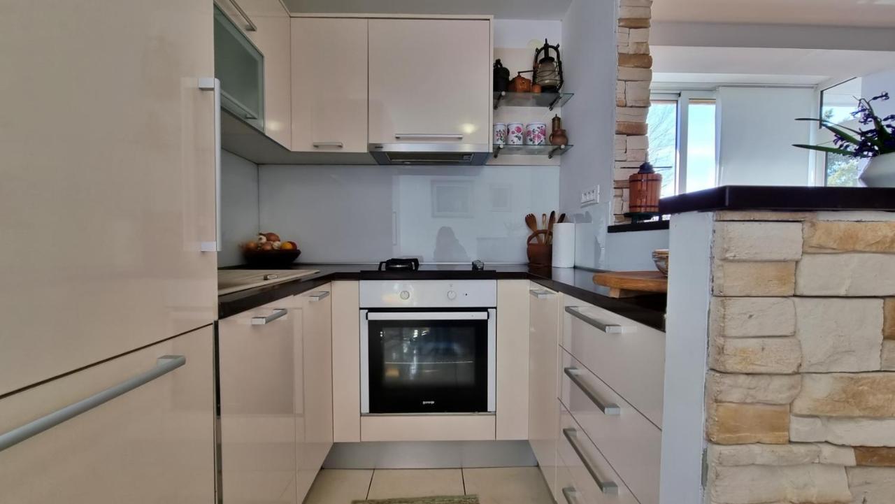 Apartment Tica Omis Exterior photo
